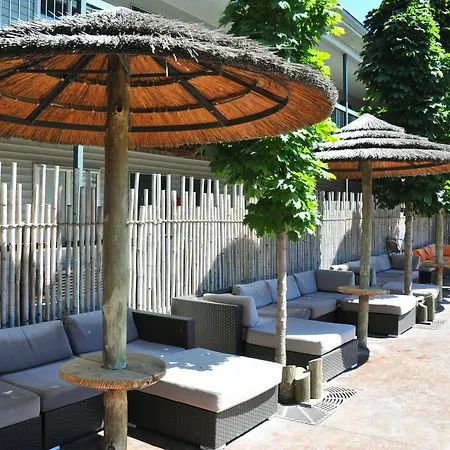 Commodore Resort-3